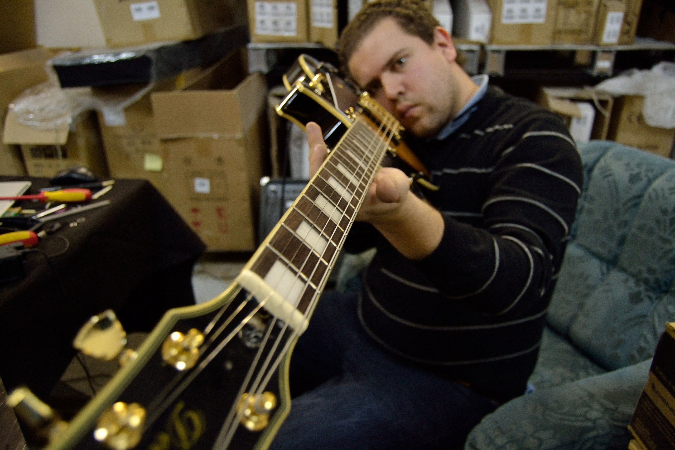 Гитарный мастер Олег Егоров